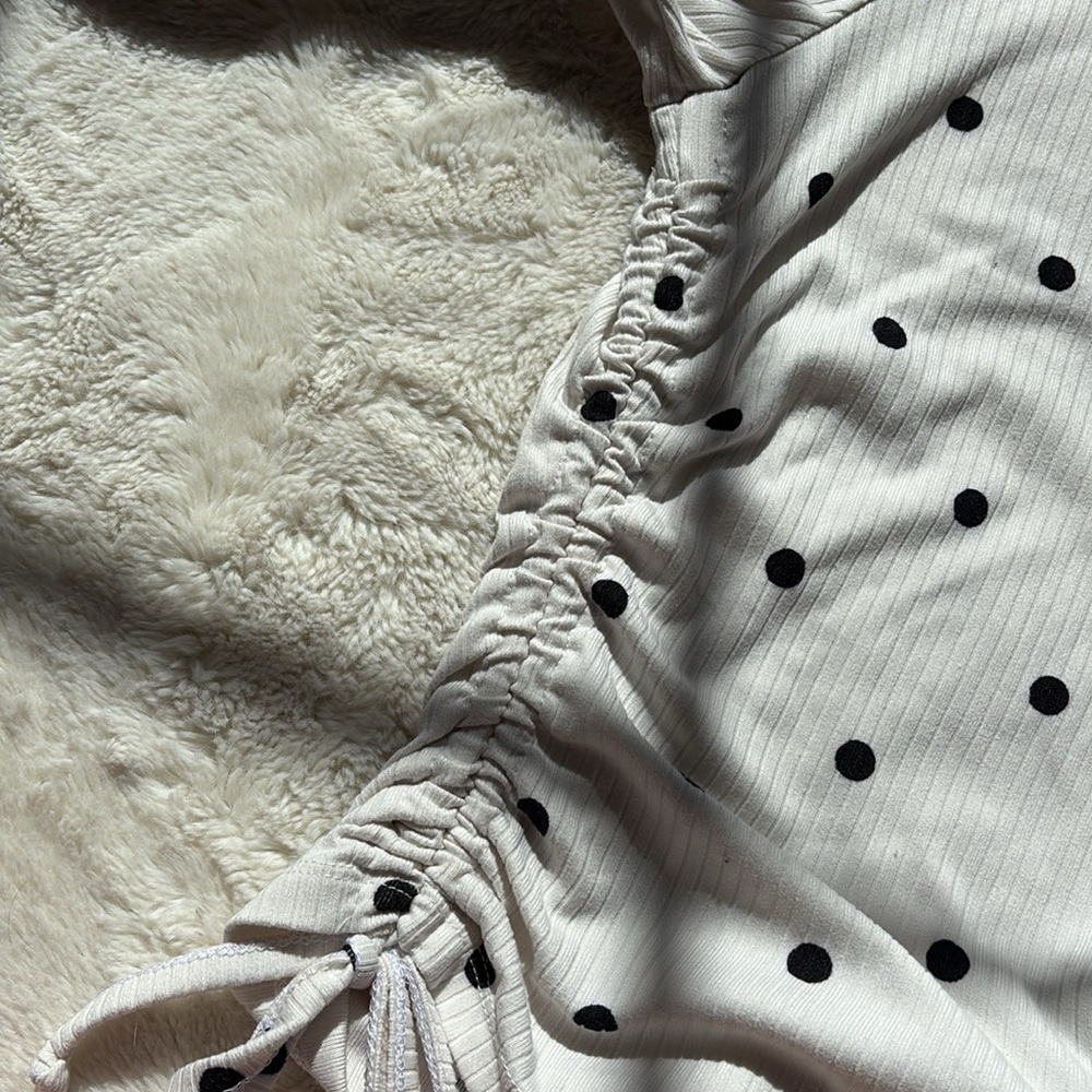 Suzy‎ Shier Polka Dot Ruched Long Sleeve – Size L | Femme Fit | Flirty Pattern | - Picture 6 of 7